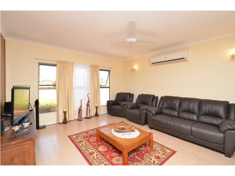 1585 Riverway Drive, Kelso QLD 4815