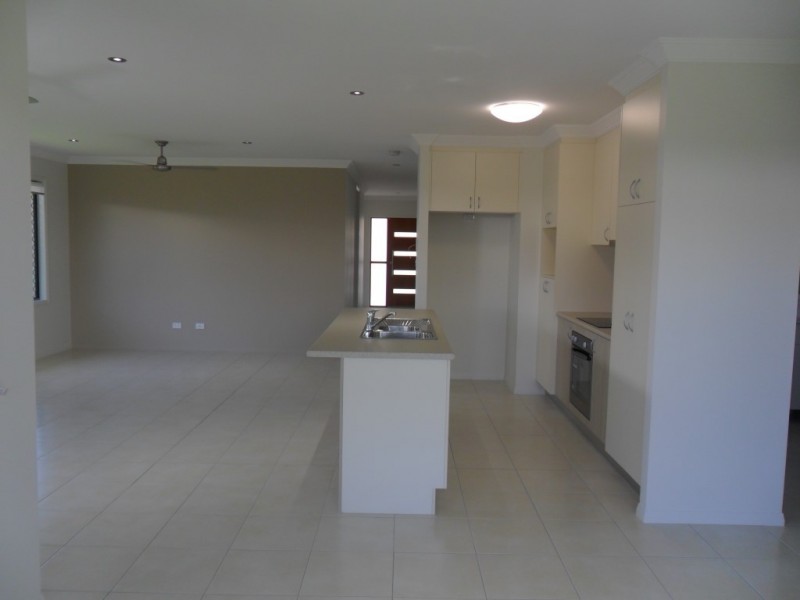 9 Roosevelt Loop, Mount Louisa QLD 4814