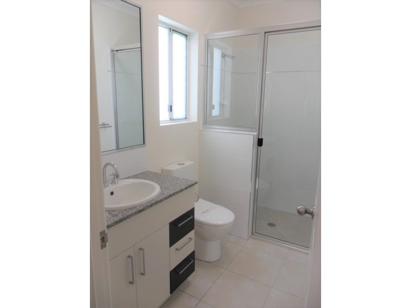 19 Ellenor Street, Mount Low QLD 4818