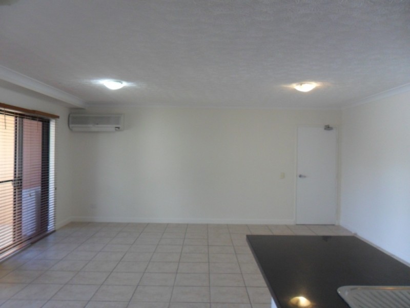 100 Railway Avenue, Railway Estate QLD 4810