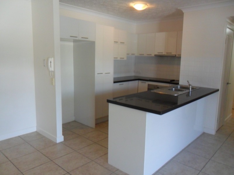 100 Railway Avenue, Railway Estate QLD 4810