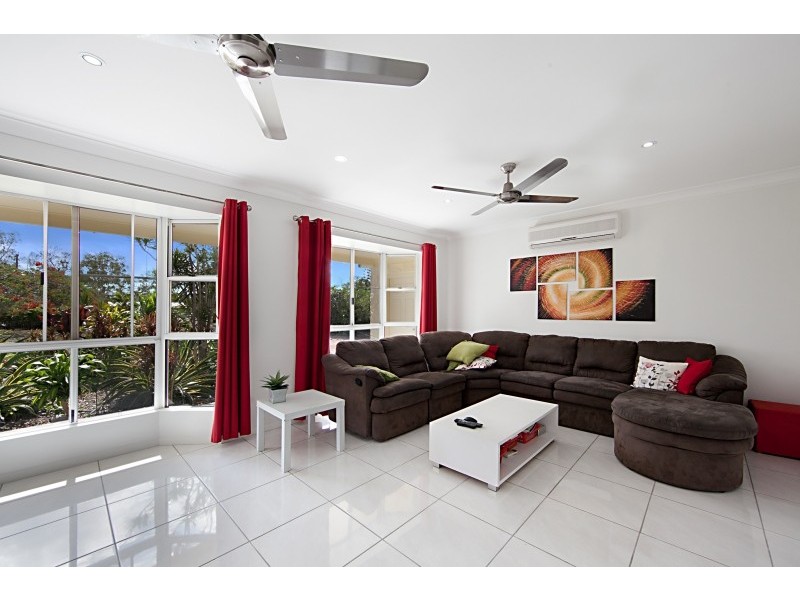 122 Mt Low Parkway, Mount Low QLD 4818