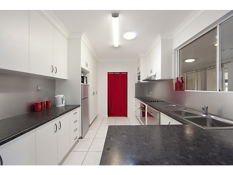 122 Mt Low Parkway, Mount Low QLD 4818