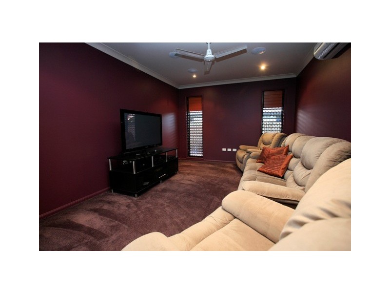 20 Fitzallan Street, Bushland Beach QLD 4818