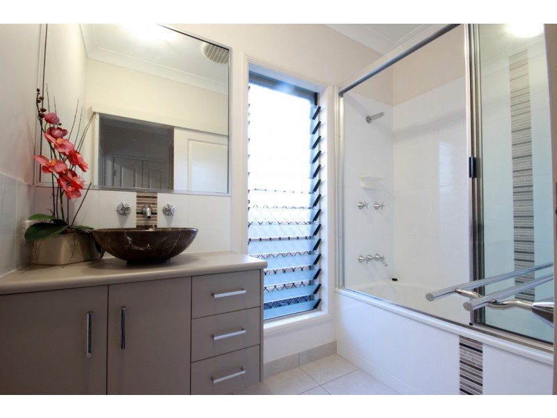 28 Batiki Circuit, Burdell QLD 4818