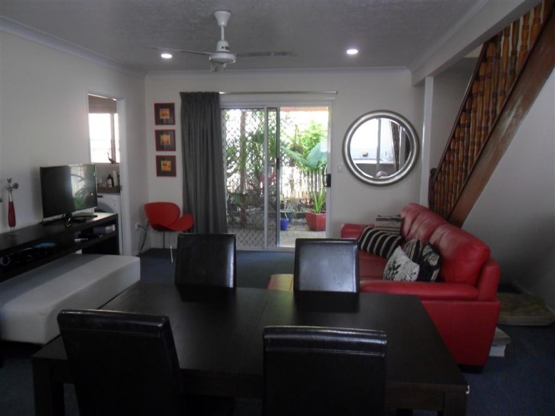 4/5 Mulligan Street, Mundingburra QLD 4812