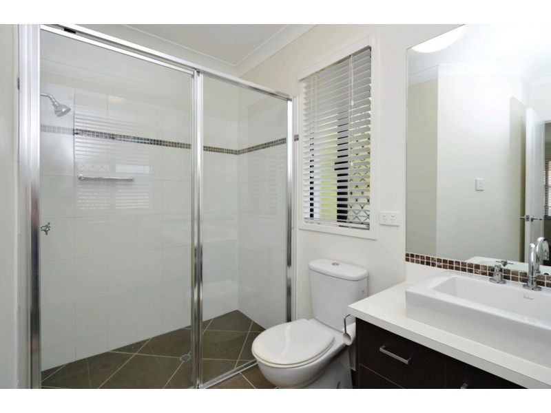 8 Hempel Street, Bushland Beach QLD 4818