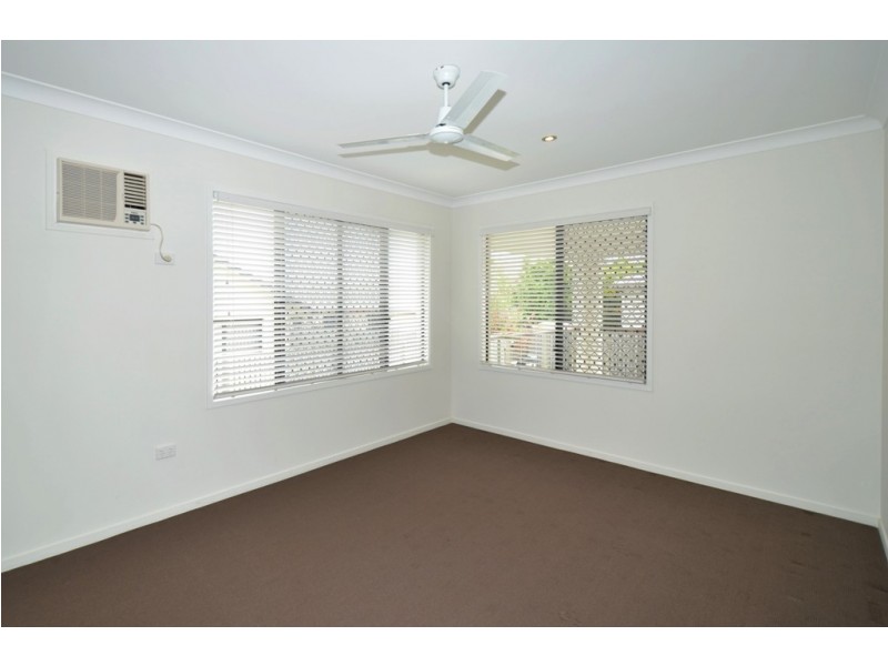 8 Hempel Street, Bushland Beach QLD 4818