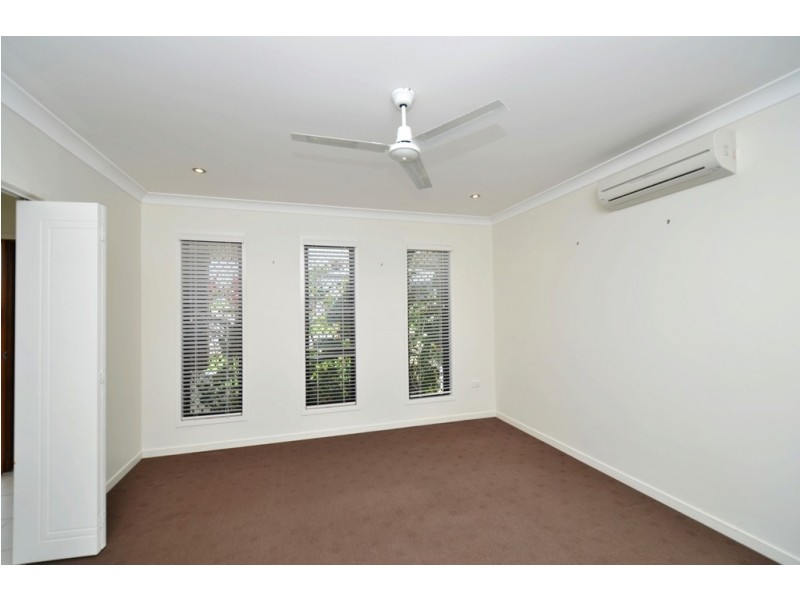 8 Hempel Street, Bushland Beach QLD 4818