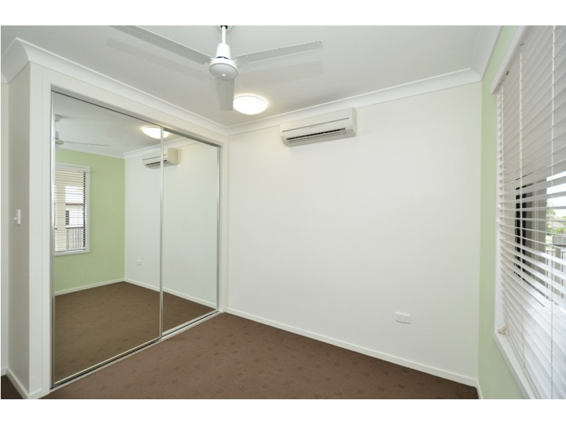 8 Hempel Street, Bushland Beach QLD 4818