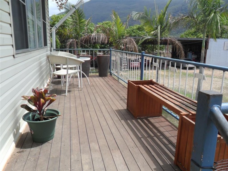 137 Clark Road, Majors Creek QLD 4816