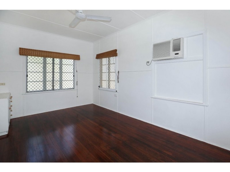 2 / 26 Surrey Street, Hyde Park QLD 4812