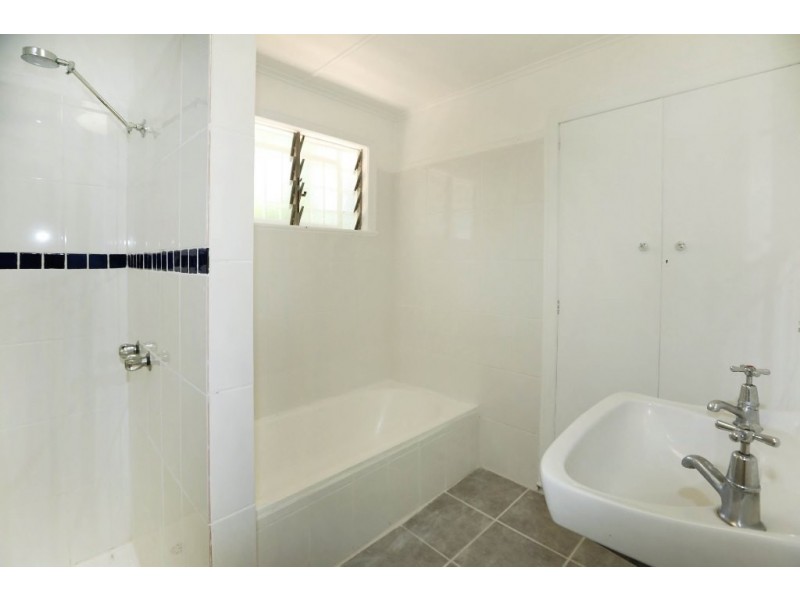 2 / 26 Surrey Street, Hyde Park QLD 4812