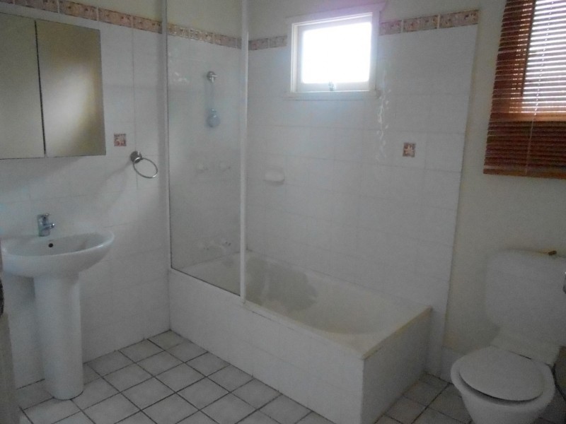 16 Bomana Street, Aitkenvale QLD 4814