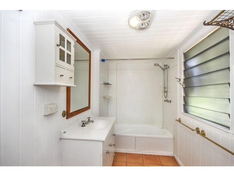 34 Philp Street, Hermit Park QLD 4812