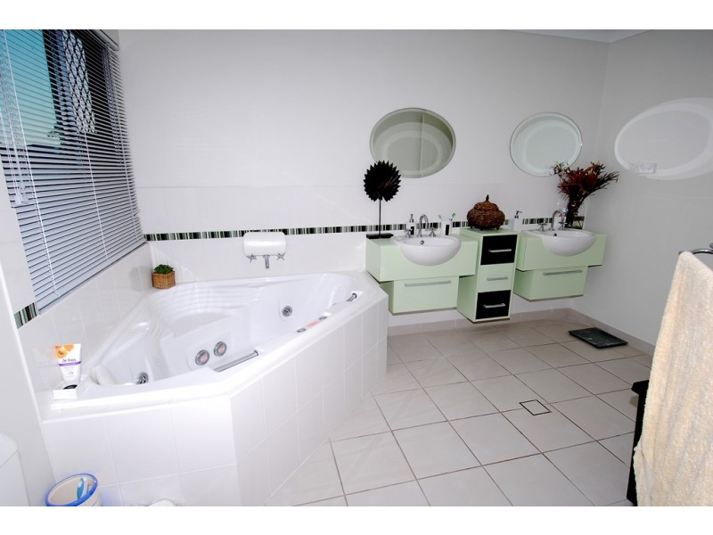 7 Kalynda Parade, Bohle Plains QLD 4817