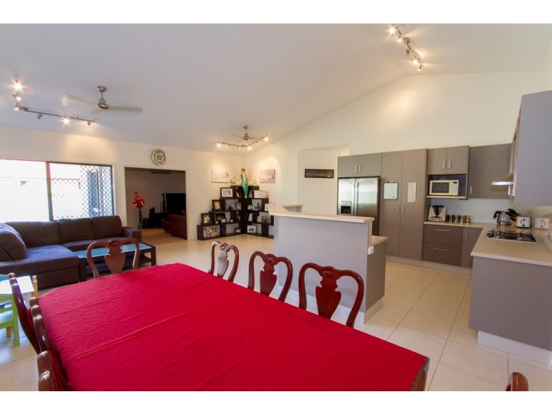 37 Thorn Street, Mount Louisa QLD 4814