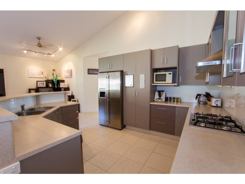 37 Thorn Street, Mount Louisa QLD 4814