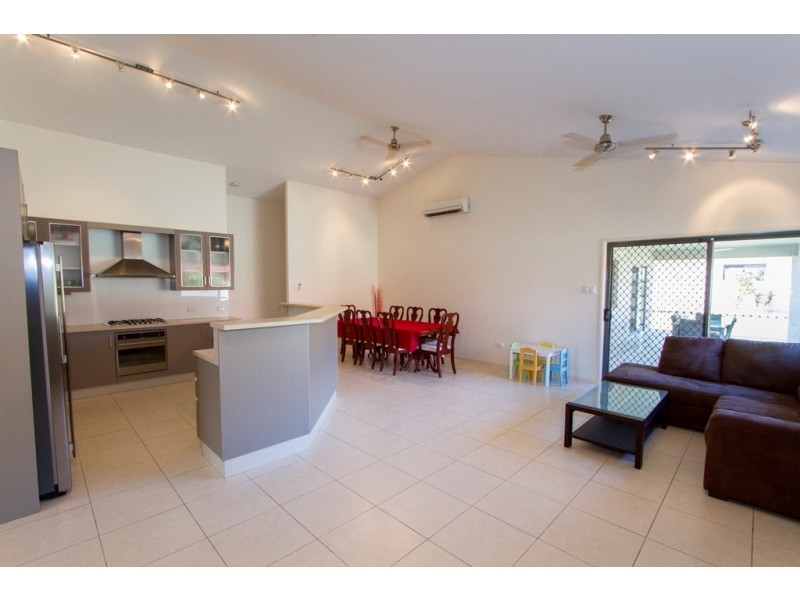 37 Thorn Street, Mount Louisa QLD 4814