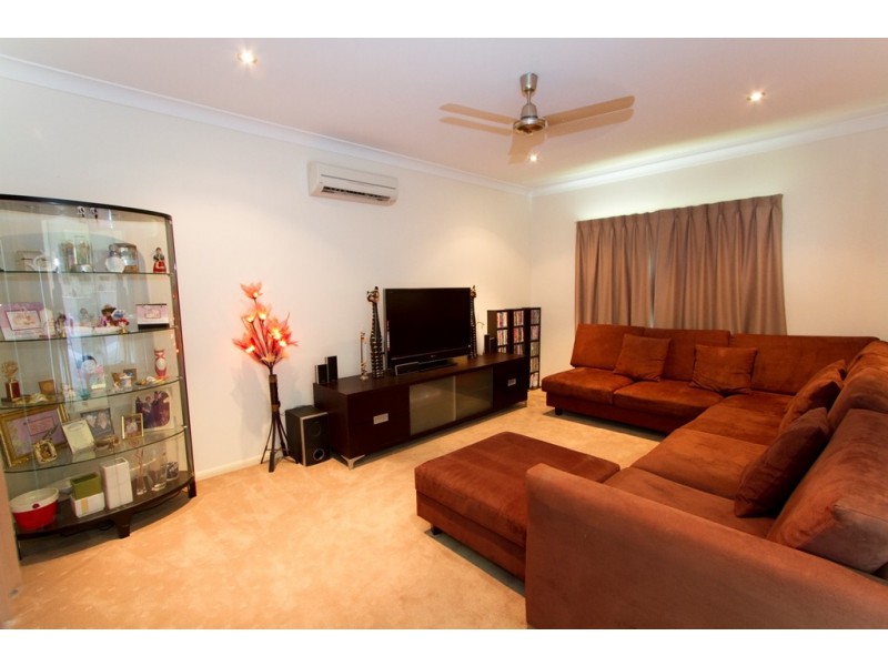 37 Thorn Street, Mount Louisa QLD 4814