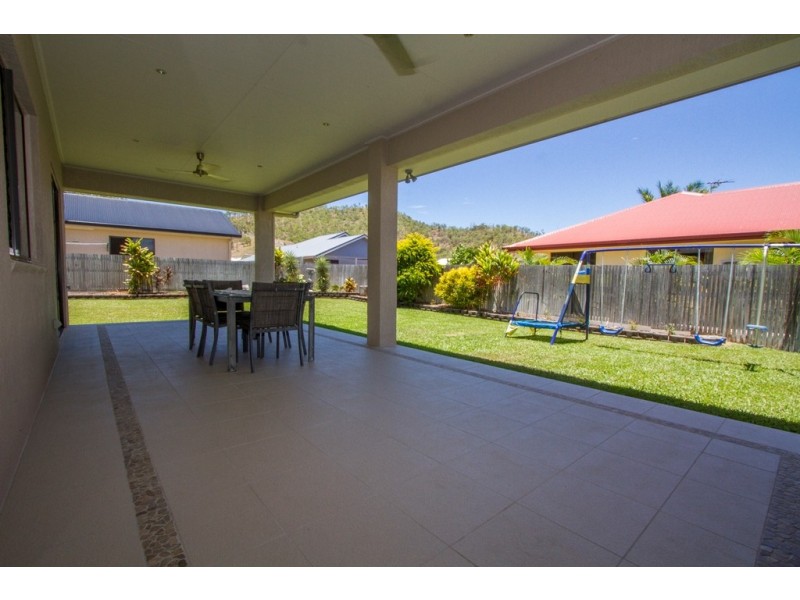 37 Thorn Street, Mount Louisa QLD 4814