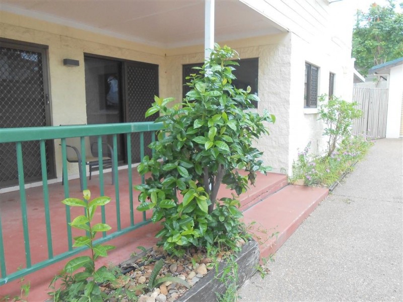 1/5 Shaw Street, West End QLD 4810