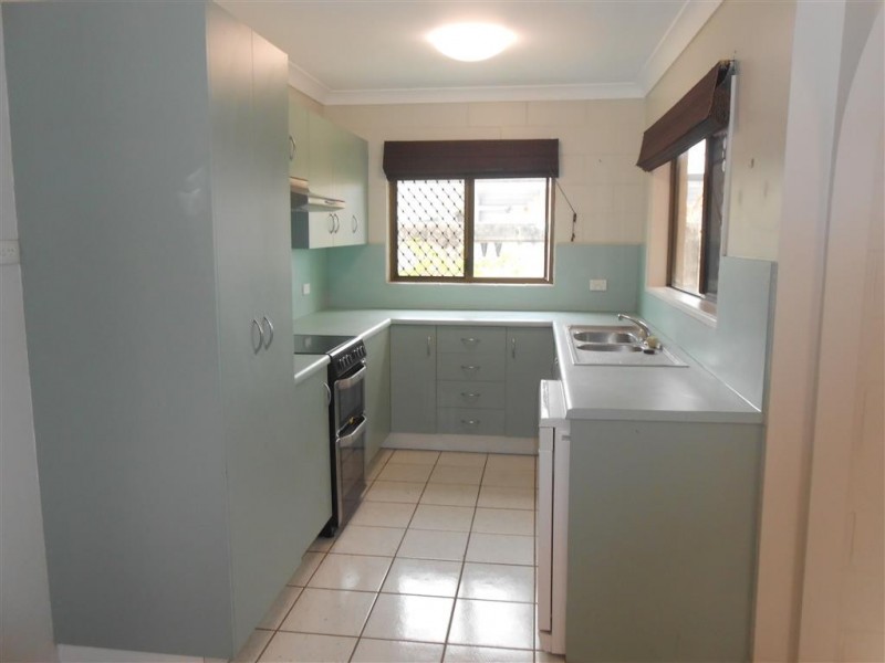 1/5 Shaw Street, West End QLD 4810