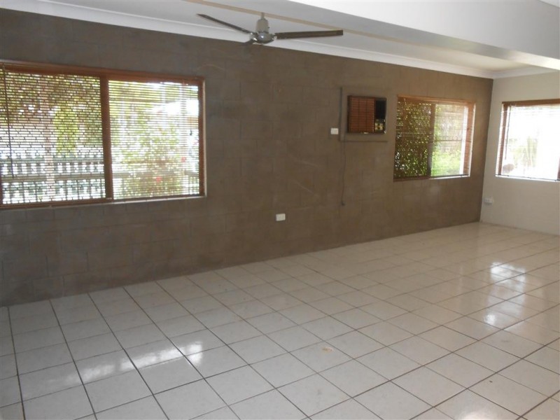 1/5 Shaw Street, West End QLD 4810