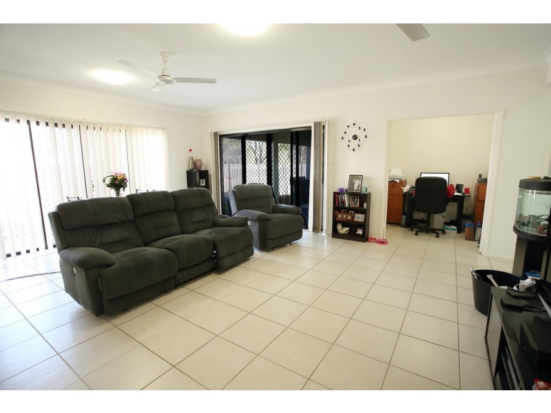 32 Mallorca Circuit, Burdell QLD 4818