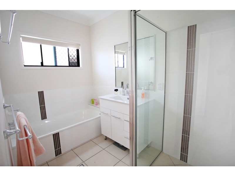 32 Mallorca Circuit, Burdell QLD 4818