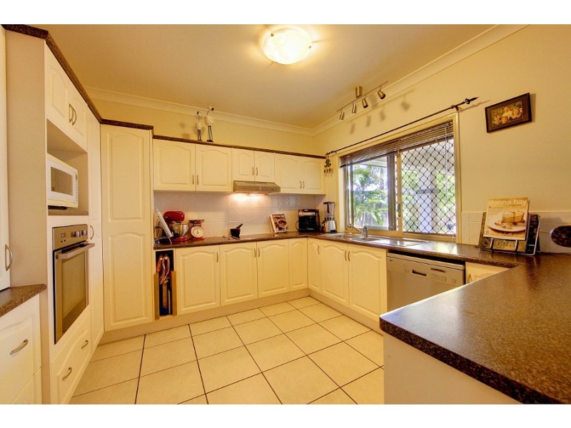 15 Greenwood Drive, Kirwan QLD 4817