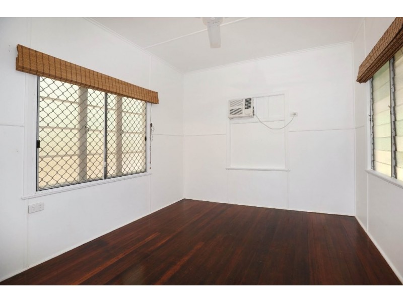 2/26 Surrey Street, Hyde Park QLD 4812