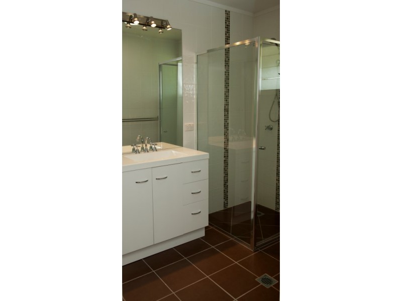 30 Hicks Street, Kirwan QLD 4817