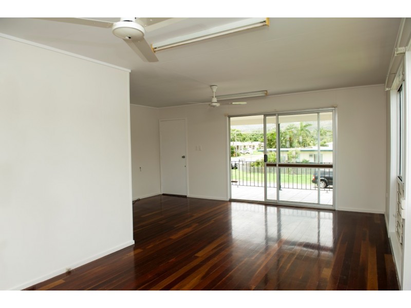 30 Hicks Street, Kirwan QLD 4817