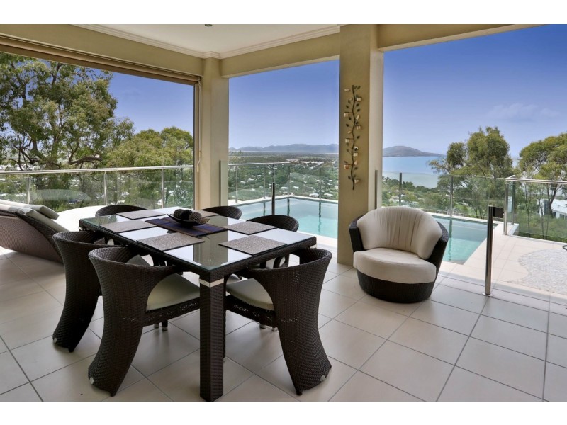 14 The Point, Castle Hill QLD 4810