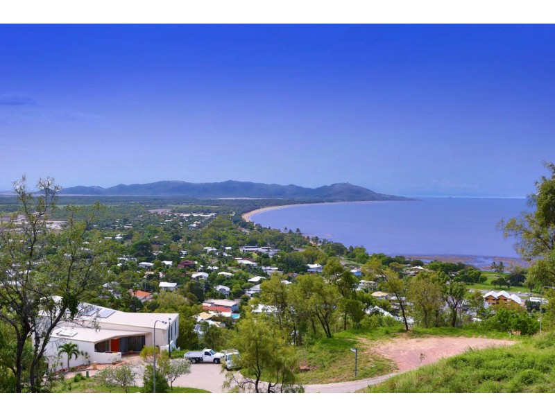 14 The Point, Castle Hill QLD 4810