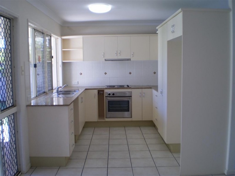 15 Lomond Street, Kirwan QLD 4817