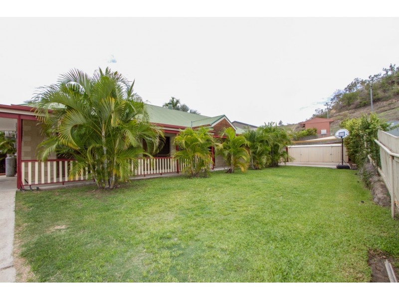32 Scenic Drive, Mount Louisa QLD 4814