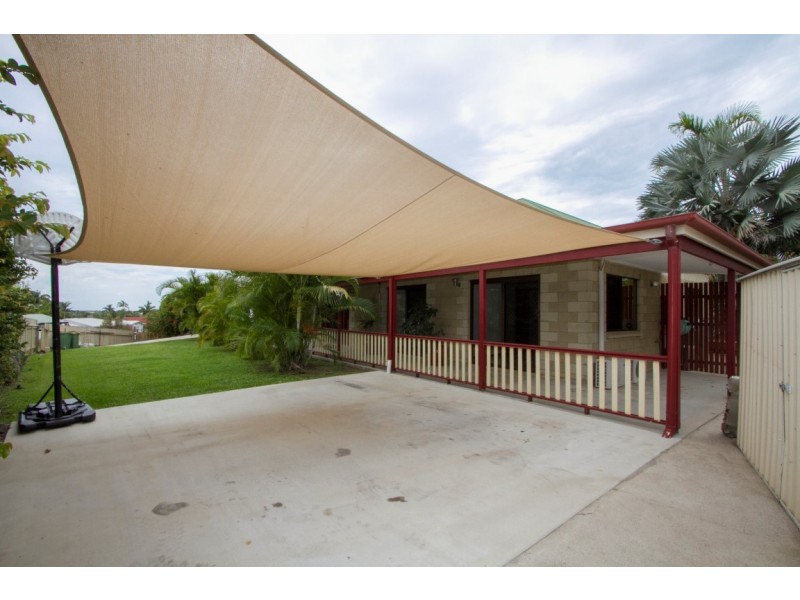 32 Scenic Drive, Mount Louisa QLD 4814