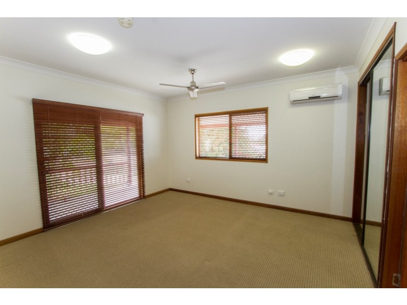 32 Scenic Drive, Mount Louisa QLD 4814