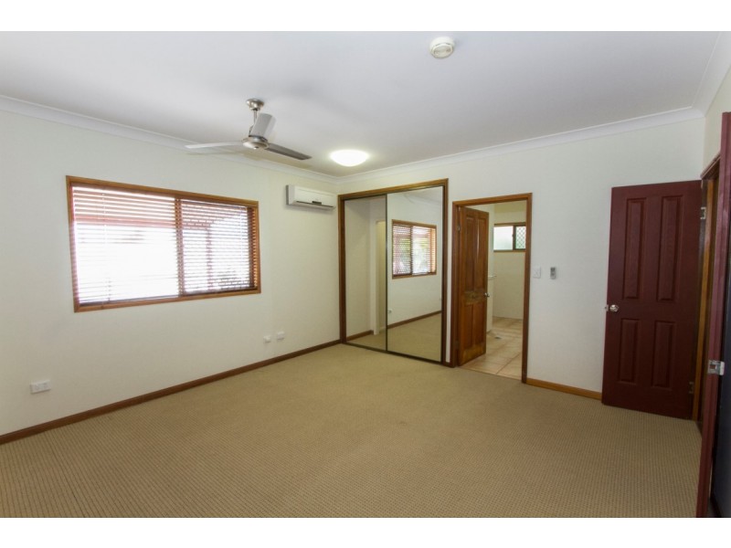 32 Scenic Drive, Mount Louisa QLD 4814