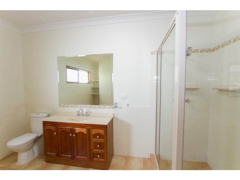 32 Scenic Drive, Mount Louisa QLD 4814