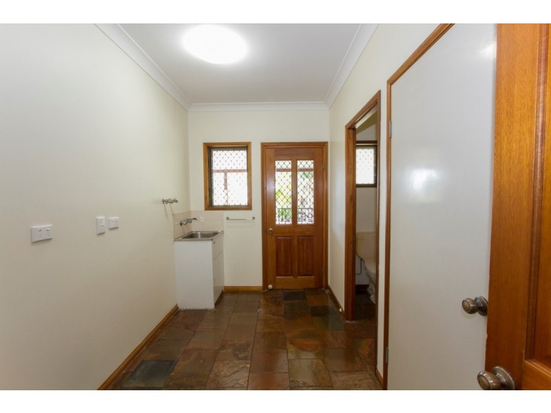 32 Scenic Drive, Mount Louisa QLD 4814