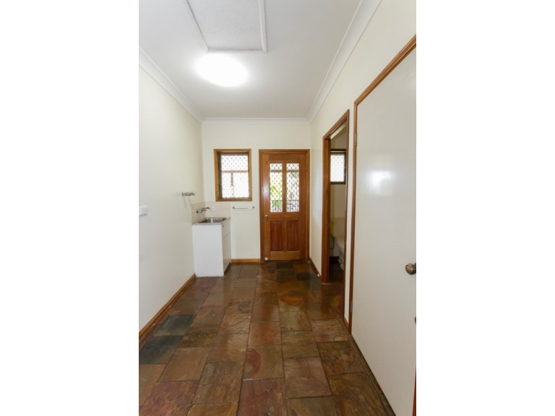 32 Scenic Drive, Mount Louisa QLD 4814