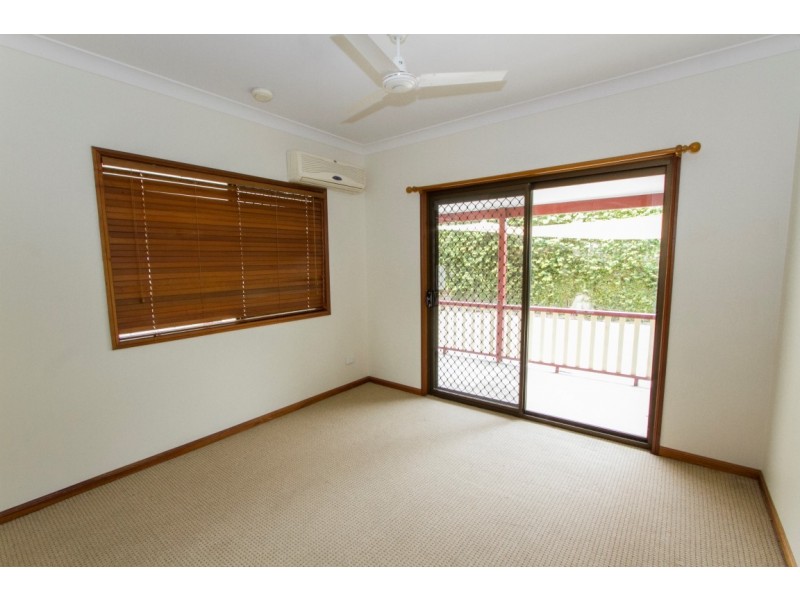 32 Scenic Drive, Mount Louisa QLD 4814