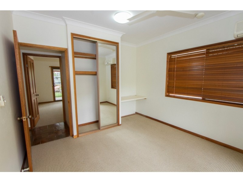 32 Scenic Drive, Mount Louisa QLD 4814