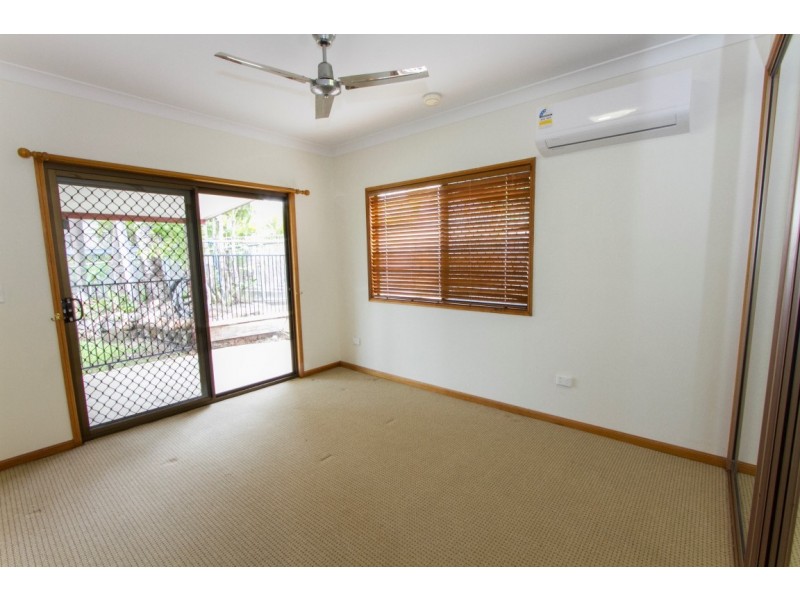 32 Scenic Drive, Mount Louisa QLD 4814