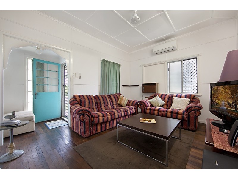 8 Vivian Street, Pimlico QLD 4812