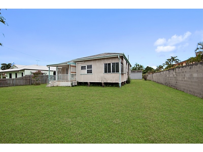 8 Vivian Street, Pimlico QLD 4812