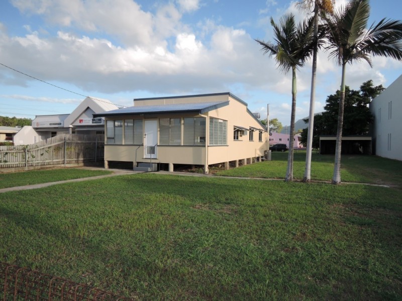 248 Ross River Road, Aitkenvale QLD 4814